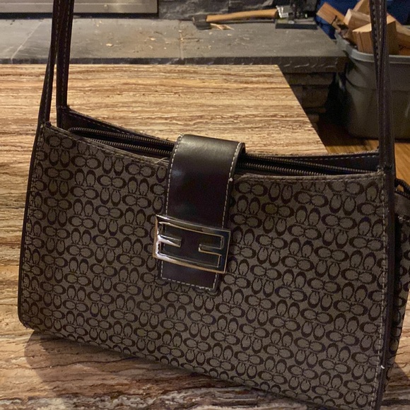 Gucci like bag in brown and tan with magnetic buckle - Picture 8 of 10